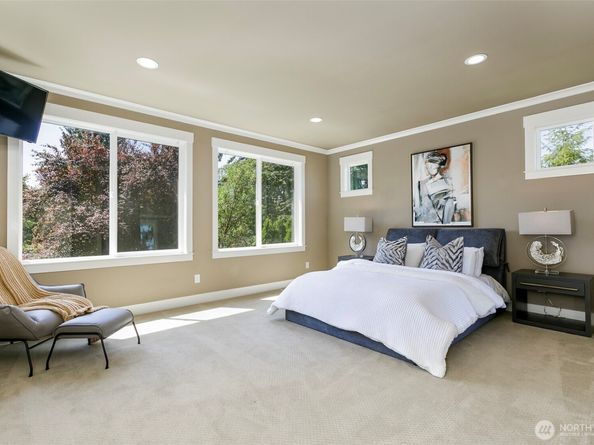 10905 102nd Avenue NE, Kirkland WA 98033