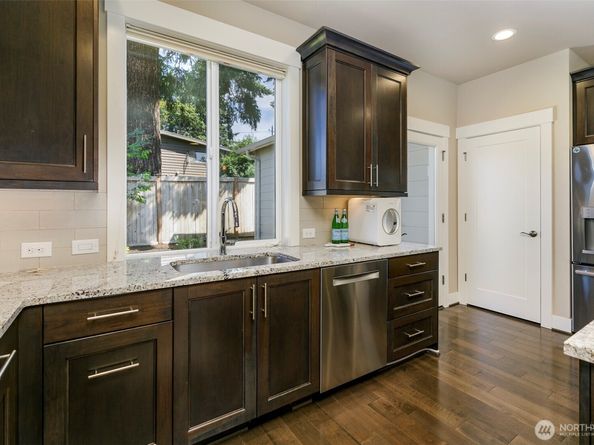 10905 102nd Avenue NE, Kirkland WA 98033