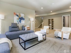 10905 102nd Avenue NE, Kirkland WA 98033