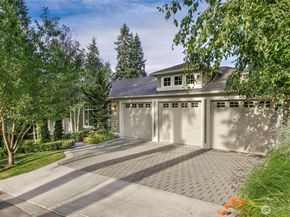 10905 102nd Avenue NE, Kirkland WA 98033