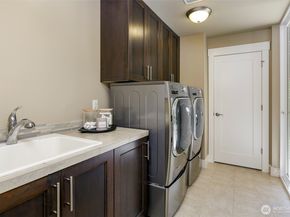 10905 102nd Avenue NE, Kirkland WA 98033
