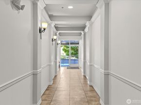 8750 Greenwood Avenue N S207, Seattle WA 98103