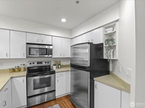 8750 Greenwood Avenue N S207, Seattle WA 98103