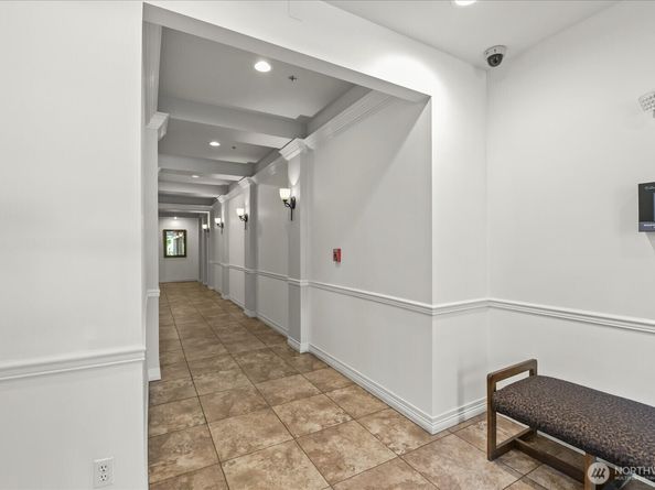 8750 Greenwood Avenue N S207, Seattle WA 98103