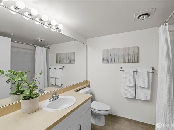 8750 Greenwood Avenue N S207, Seattle WA 98103