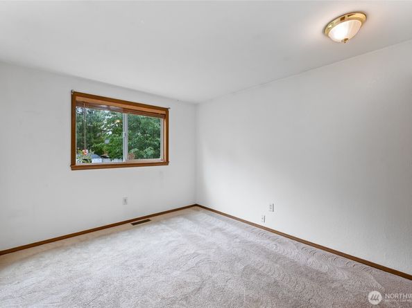 24225 15 Place SE, Bothell WA 98021