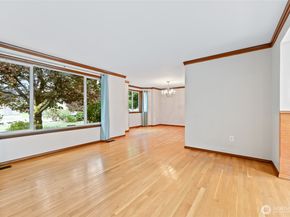 24225 15 Place SE, Bothell WA 98021