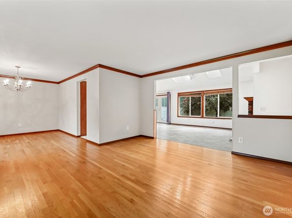 24225 15 Place SE, Bothell WA 98021