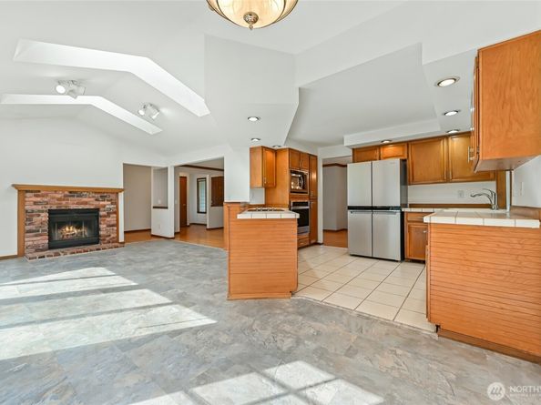 24225 15 Place SE, Bothell WA 98021