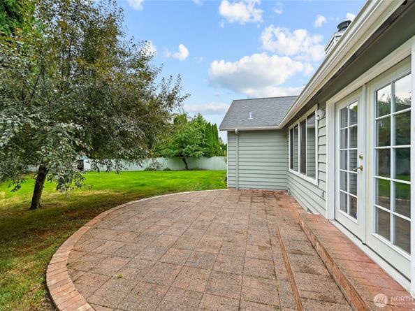 24225 15 Place SE, Bothell WA 98021