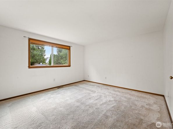 24225 15 Place SE, Bothell WA 98021