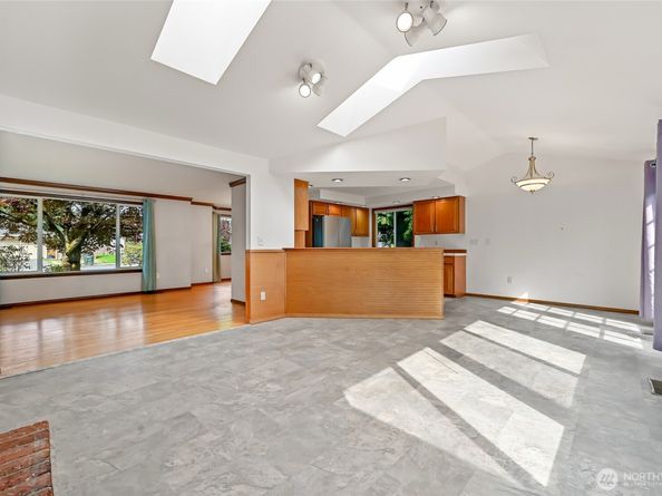 24225 15 Place SE, Bothell WA 98021