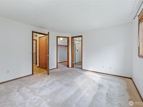 24225 15 Place SE, Bothell WA 98021