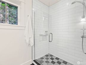 511 Groos Lane NE, Bainbridge Island WA 98110