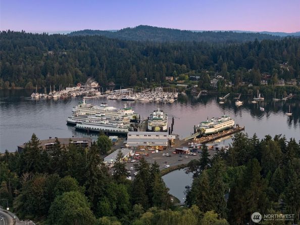 511 Groos Lane NE, Bainbridge Island WA 98110
