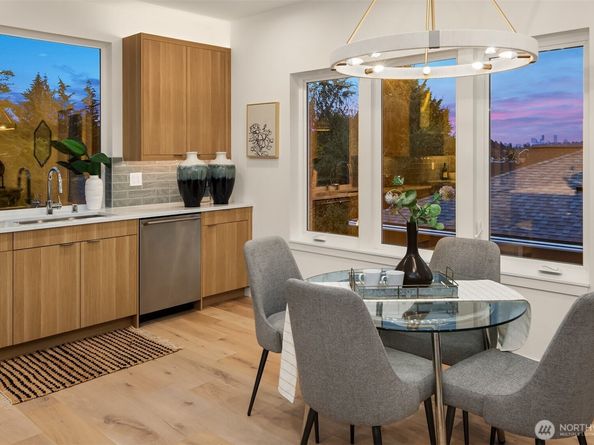 6720 Dibble Avenue NW, Seattle WA 98117