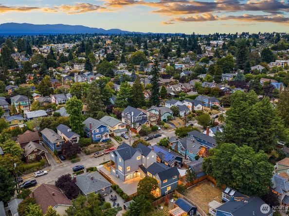 6720 Dibble Avenue NW, Seattle WA 98117