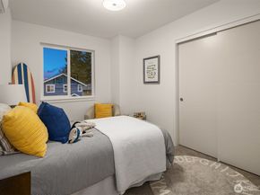 6720 Dibble Avenue NW, Seattle WA 98117