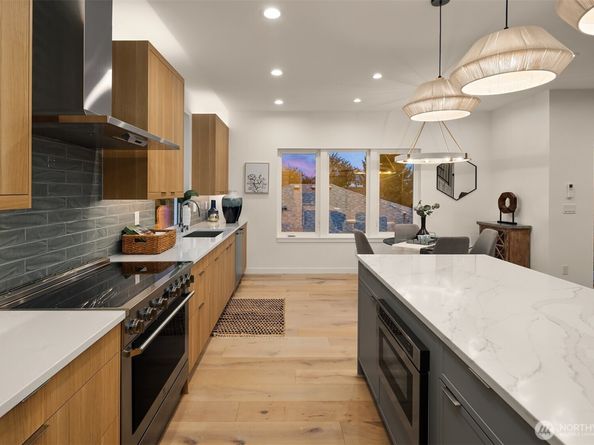 6720 Dibble Avenue NW, Seattle WA 98117