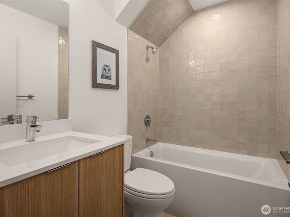 6720 Dibble Avenue NW, Seattle WA 98117