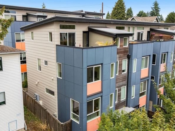 5915 Fauntleroy Way SW D, Seattle WA 98136