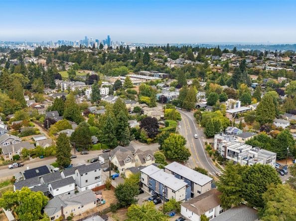 5915 Fauntleroy Way SW D, Seattle WA 98136