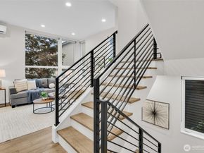 9732 Woodlawn Avenue N A, Seattle WA 98103