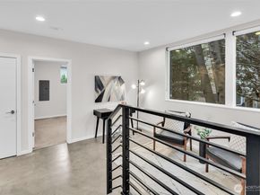 9732 Woodlawn Avenue N A, Seattle WA 98103