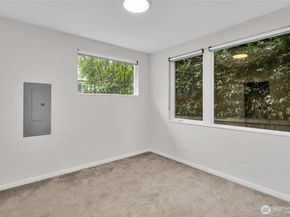 9732 Woodlawn Avenue N A, Seattle WA 98103