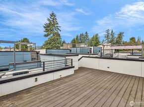 9732 Woodlawn Avenue N A, Seattle WA 98103