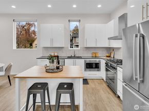 9732 Woodlawn Avenue N A, Seattle WA 98103