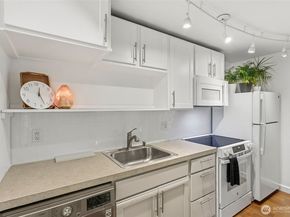 23453 16th Avenue S A304, Des Moines WA 98198