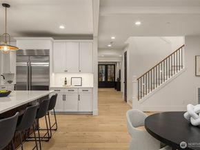 6571 102nd Avenue NE, Kirkland WA 98033