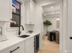 6571 102nd Avenue NE, Kirkland WA 98033