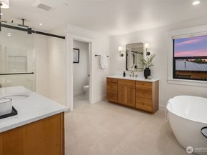 6571 102nd Avenue NE, Kirkland WA 98033