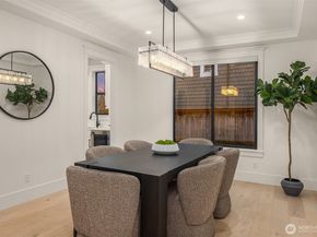 6571 102nd Avenue NE, Kirkland WA 98033