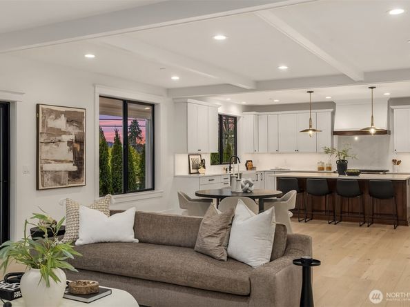 6571 102nd Avenue NE, Kirkland WA 98033