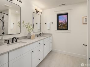 6571 102nd Avenue NE, Kirkland WA 98033