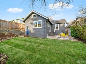 3815 Sunnyside Avenue N, Seattle WA 98103