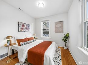 3815 Sunnyside Avenue N, Seattle WA 98103