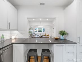 3815 Sunnyside Avenue N, Seattle WA 98103