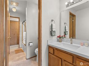 12351 SE 41st Lane 45, Bellevue WA 98006