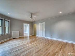 5810 Cowen Place NE 301, Seattle WA 98105