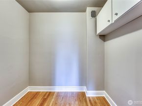 5810 Cowen Place NE 301, Seattle WA 98105