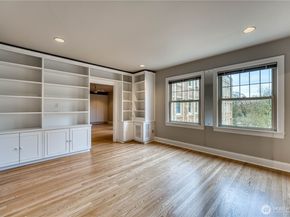 5810 Cowen Place NE 301, Seattle WA 98105