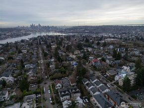 4413 Meridian Avenue N, Seattle WA 98103