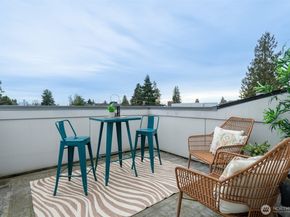 4413 Meridian Avenue N, Seattle WA 98103