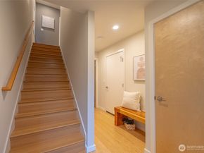 4413 Meridian Avenue N, Seattle WA 98103