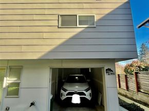 4413 Meridian Avenue N, Seattle WA 98103