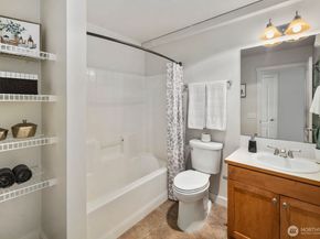 202 24th Avenue E 6, Seattle WA 98112